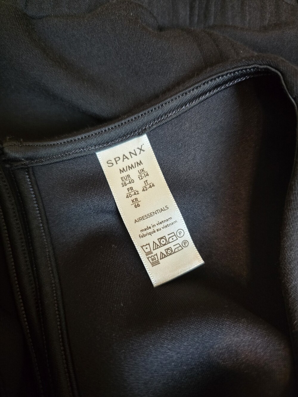 SPANX AirEssentials® French Rib Sleeveless Jumpsuit Very Black M - Picture 4 of 16